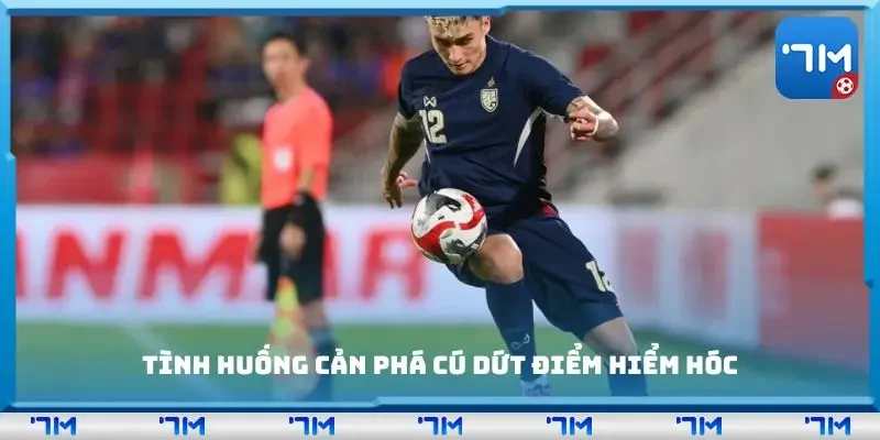 Tình huống cản phá cú dứt điểm hiểm hóc